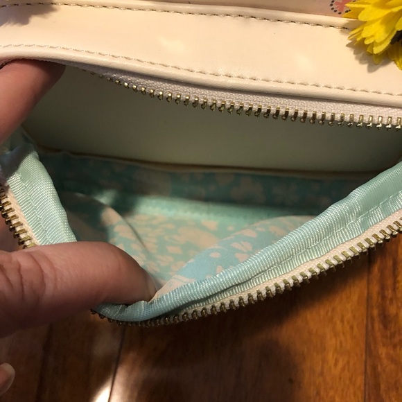 Alice in wonderland loungefly backpack - Picture 3 of 7